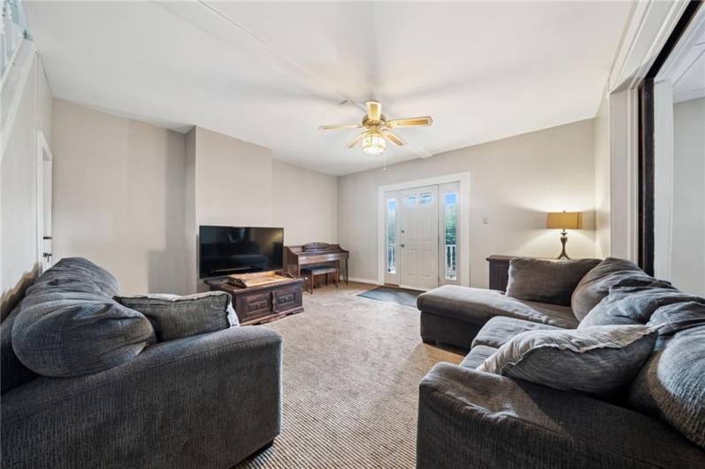 1035 Linden Road, Eighty Four, PA 15330, 4 Bedrooms Bedrooms, 9 Rooms Rooms,2.1 BathroomsBathrooms,Residential,For Sale,Linden Road,0,1711713