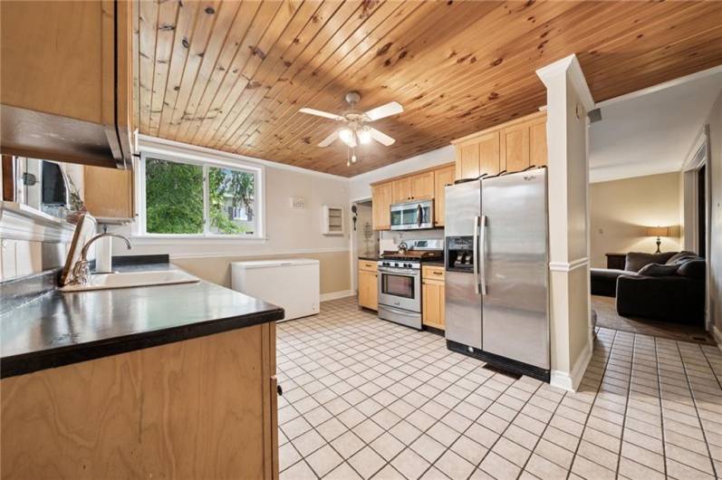 1035 Linden Road, Eighty Four, PA 15330, 4 Bedrooms Bedrooms, 9 Rooms Rooms,2.1 BathroomsBathrooms,Residential,For Sale,Linden Road,0,1711713
