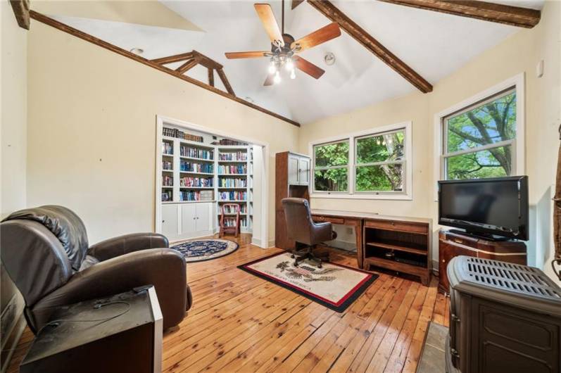 1035 Linden Road, Eighty Four, PA 15330, 4 Bedrooms Bedrooms, 9 Rooms Rooms,2.1 BathroomsBathrooms,Residential,For Sale,Linden Road,0,1711713