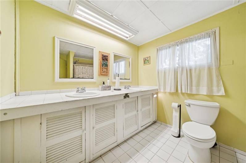 1035 Linden Road, Eighty Four, PA 15330, 4 Bedrooms Bedrooms, 9 Rooms Rooms,2.1 BathroomsBathrooms,Residential,For Sale,Linden Road,0,1711713