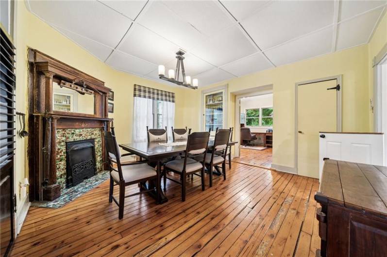 1035 Linden Road, Eighty Four, PA 15330, 4 Bedrooms Bedrooms, 9 Rooms Rooms,2.1 BathroomsBathrooms,Residential,For Sale,Linden Road,0,1711713