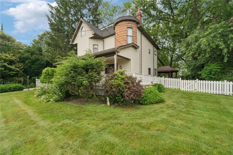 1035 Linden Road, Eighty Four, PA 15330, 4 Bedrooms Bedrooms, 9 Rooms Rooms,2.1 BathroomsBathrooms,Residential,For Sale,Linden Road,0,1711713
