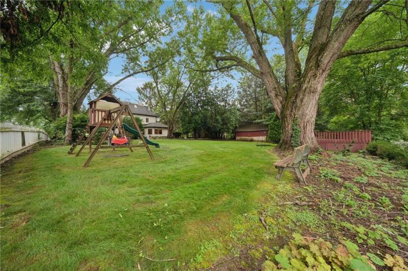 1035 Linden Road, Eighty Four, PA 15330, 4 Bedrooms Bedrooms, 9 Rooms Rooms,2.1 BathroomsBathrooms,Residential,For Sale,Linden Road,0,1711713