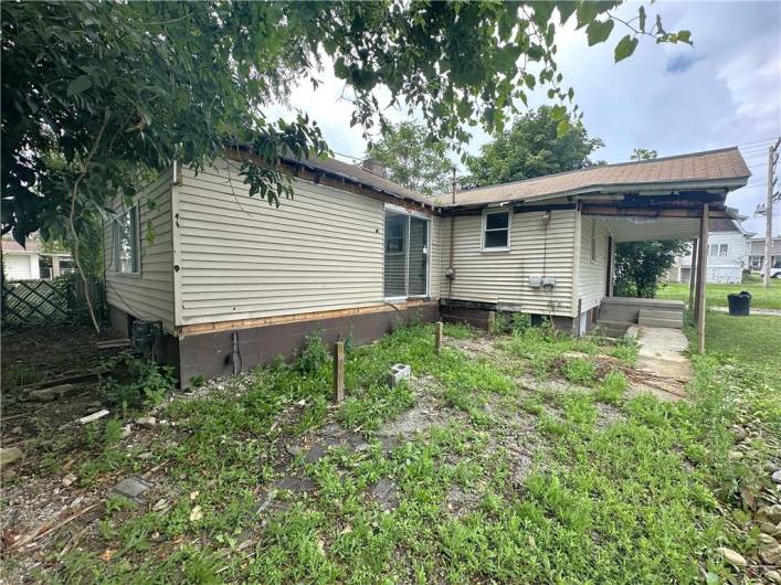 8 1/2 Apple Street, Uniontown, PA 15401, 1 Bedroom Bedrooms, ,0,Residential,For Sale,Apple Street,0,1711795