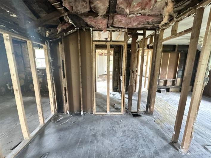 8 1/2 Apple Street, Uniontown, PA 15401, 1 Bedroom Bedrooms, ,0,Residential,For Sale,Apple Street,0,1711795