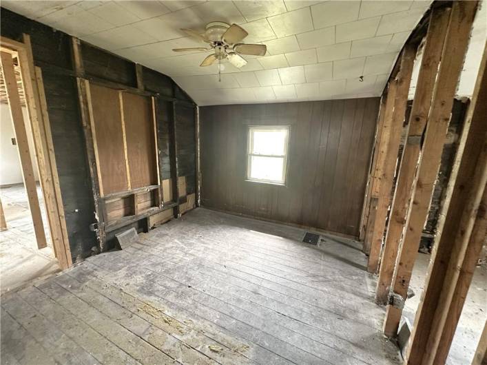 8 1/2 Apple Street, Uniontown, PA 15401, 1 Bedroom Bedrooms, ,0,Residential,For Sale,Apple Street,0,1711795