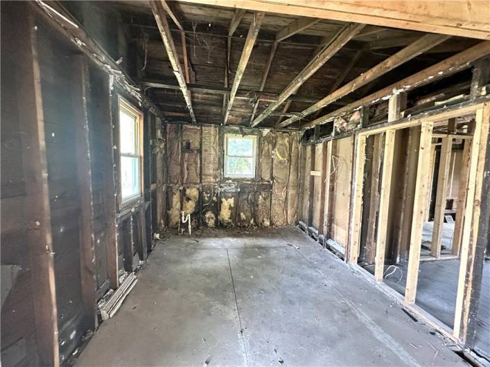 8 1/2 Apple Street, Uniontown, PA 15401, 1 Bedroom Bedrooms, ,0,Residential,For Sale,Apple Street,0,1711795