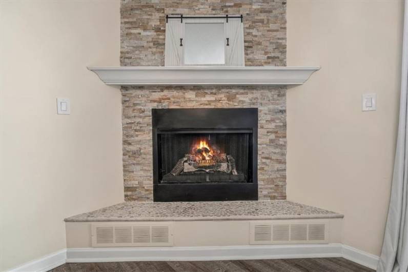 5002 Lenox Oval, Pittsburgh, PA 15237, 2 Bedrooms Bedrooms, 7 Rooms Rooms,2 BathroomsBathrooms,Residential,For Sale,Lenox Oval,0,1711796