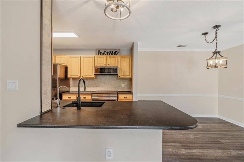 5002 Lenox Oval, Pittsburgh, PA 15237, 2 Bedrooms Bedrooms, 7 Rooms Rooms,2 BathroomsBathrooms,Residential,For Sale,Lenox Oval,0,1711796