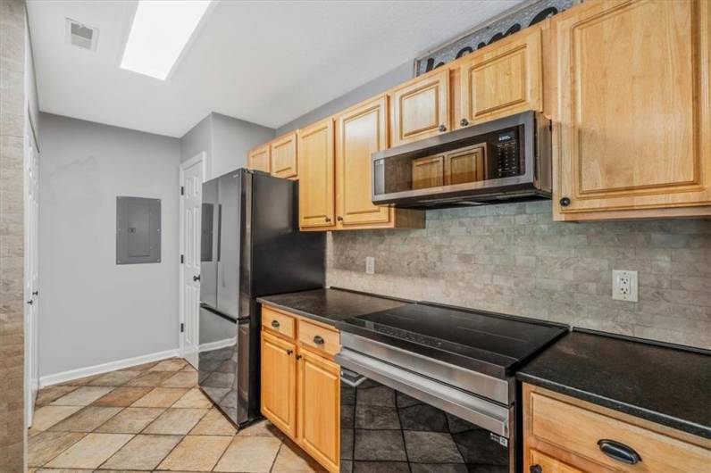 5002 Lenox Oval, Pittsburgh, PA 15237, 2 Bedrooms Bedrooms, 7 Rooms Rooms,2 BathroomsBathrooms,Residential,For Sale,Lenox Oval,0,1711796