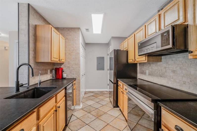 5002 Lenox Oval, Pittsburgh, PA 15237, 2 Bedrooms Bedrooms, 7 Rooms Rooms,2 BathroomsBathrooms,Residential,For Sale,Lenox Oval,0,1711796