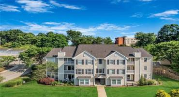 5002 Lenox Oval, Pittsburgh, PA 15237, 2 Bedrooms Bedrooms, 7 Rooms Rooms,2 BathroomsBathrooms,Residential,For Sale,Lenox Oval,0,1711796