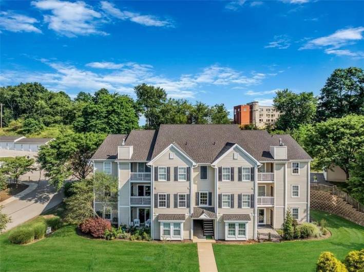 5002 Lenox Oval, Pittsburgh, PA 15237, 2 Bedrooms Bedrooms, 7 Rooms Rooms,2 BathroomsBathrooms,Residential,For Sale,Lenox Oval,0,1711796