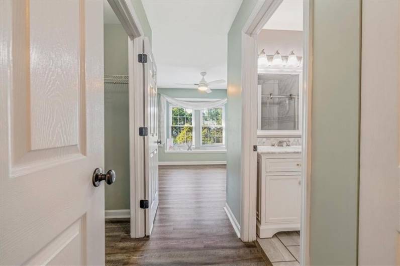 5002 Lenox Oval, Pittsburgh, PA 15237, 2 Bedrooms Bedrooms, 7 Rooms Rooms,2 BathroomsBathrooms,Residential,For Sale,Lenox Oval,0,1711796