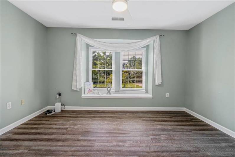 5002 Lenox Oval, Pittsburgh, PA 15237, 2 Bedrooms Bedrooms, 7 Rooms Rooms,2 BathroomsBathrooms,Residential,For Sale,Lenox Oval,0,1711796