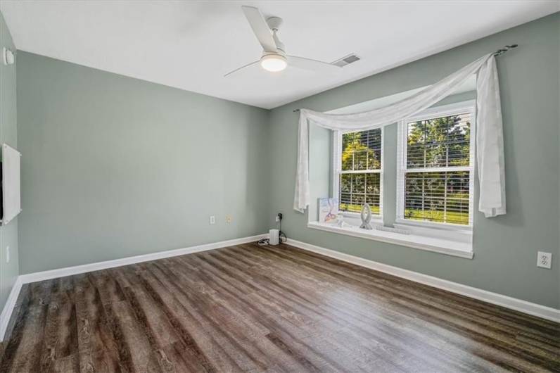 5002 Lenox Oval, Pittsburgh, PA 15237, 2 Bedrooms Bedrooms, 7 Rooms Rooms,2 BathroomsBathrooms,Residential,For Sale,Lenox Oval,0,1711796