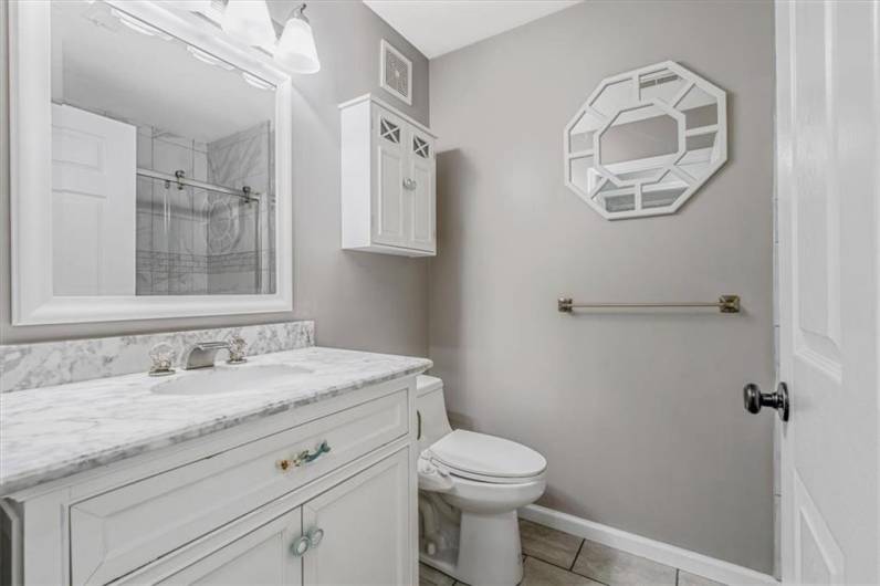 5002 Lenox Oval, Pittsburgh, PA 15237, 2 Bedrooms Bedrooms, 7 Rooms Rooms,2 BathroomsBathrooms,Residential,For Sale,Lenox Oval,0,1711796