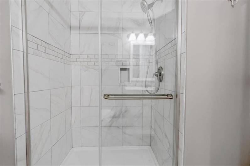 5002 Lenox Oval, Pittsburgh, PA 15237, 2 Bedrooms Bedrooms, 7 Rooms Rooms,2 BathroomsBathrooms,Residential,For Sale,Lenox Oval,0,1711796