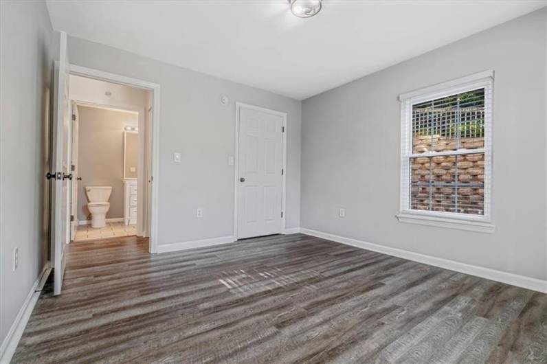 5002 Lenox Oval, Pittsburgh, PA 15237, 2 Bedrooms Bedrooms, 7 Rooms Rooms,2 BathroomsBathrooms,Residential,For Sale,Lenox Oval,0,1711796
