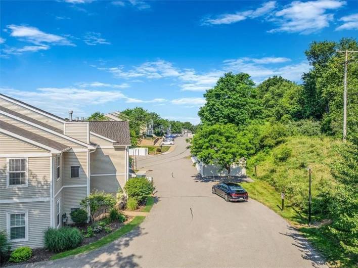 5002 Lenox Oval, Pittsburgh, PA 15237, 2 Bedrooms Bedrooms, 7 Rooms Rooms,2 BathroomsBathrooms,Residential,For Sale,Lenox Oval,0,1711796