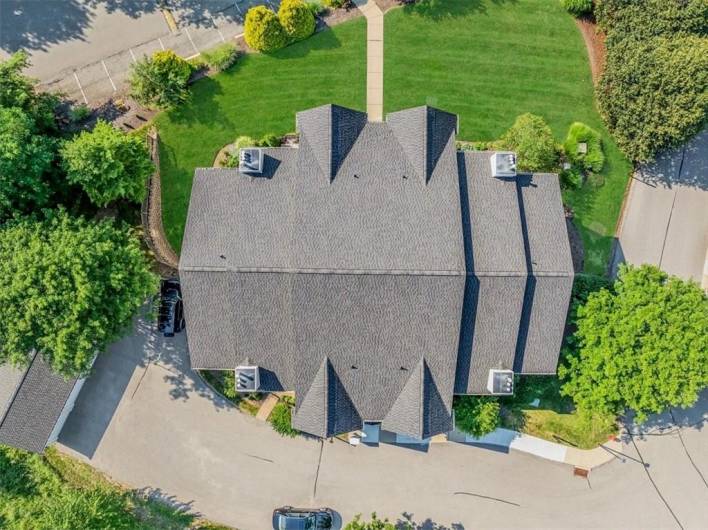 5002 Lenox Oval, Pittsburgh, PA 15237, 2 Bedrooms Bedrooms, 7 Rooms Rooms,2 BathroomsBathrooms,Residential,For Sale,Lenox Oval,0,1711796