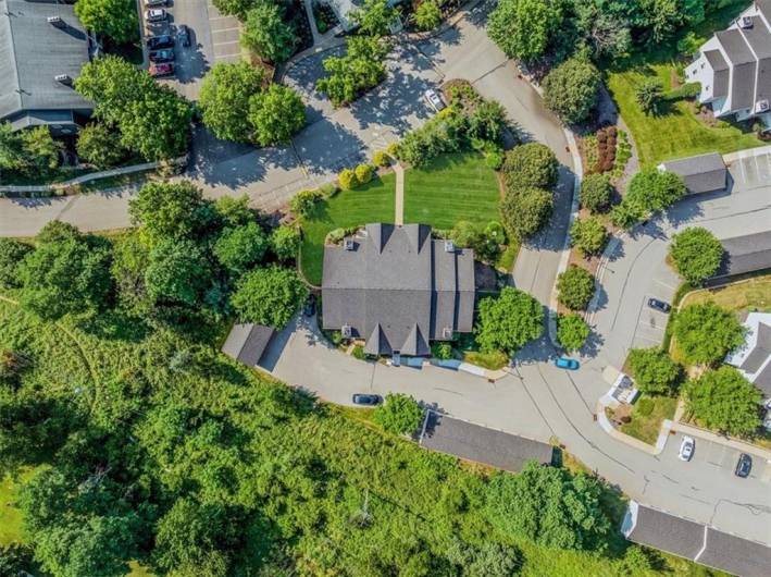 5002 Lenox Oval, Pittsburgh, PA 15237, 2 Bedrooms Bedrooms, 7 Rooms Rooms,2 BathroomsBathrooms,Residential,For Sale,Lenox Oval,0,1711796