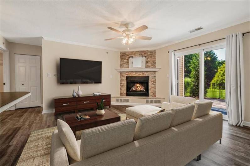 5002 Lenox Oval, Pittsburgh, PA 15237, 2 Bedrooms Bedrooms, 7 Rooms Rooms,2 BathroomsBathrooms,Residential,For Sale,Lenox Oval,0,1711796