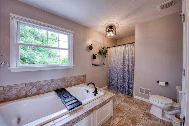 815 Graywyck Dr, Seven Fields, PA 16046, 4 Bedrooms Bedrooms, 10 Rooms Rooms,3.1 BathroomsBathrooms,Residential,For Sale,Graywyck Dr,0,1711812