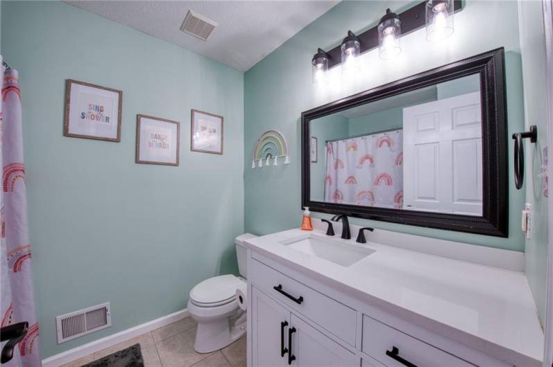 PRIVATE patio off eat in kitchen area!