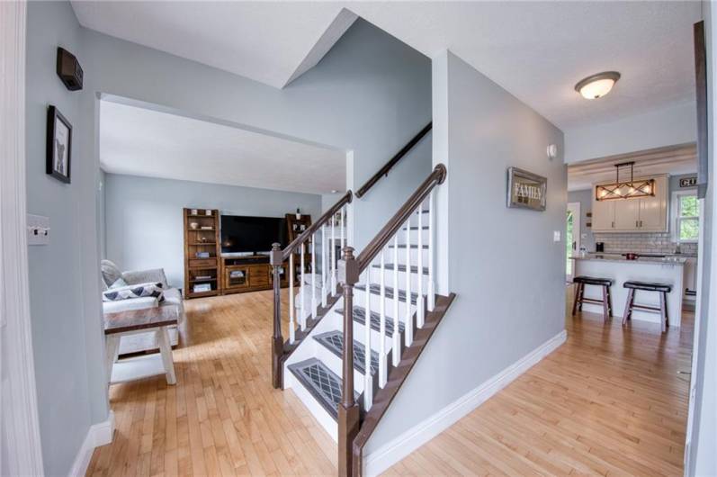 Step inside 815 Graywyck!