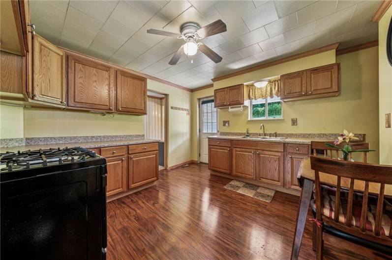 29 Creedmore Rd, Cecil, PA 15321, 2 Bedrooms Bedrooms, 6 Rooms Rooms,1.1 BathroomsBathrooms,Residential,For Sale,Creedmore Rd,0,1711819