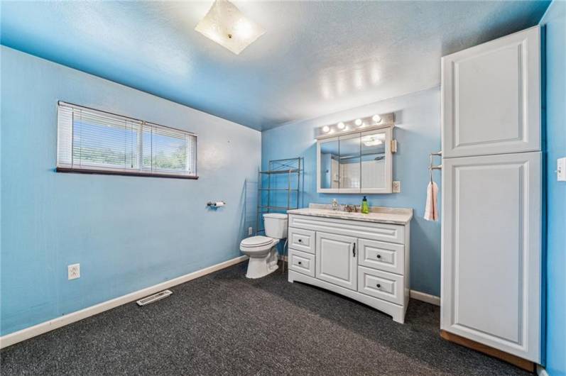 29 Creedmore Rd, Cecil, PA 15321, 2 Bedrooms Bedrooms, 6 Rooms Rooms,1.1 BathroomsBathrooms,Residential,For Sale,Creedmore Rd,0,1711819