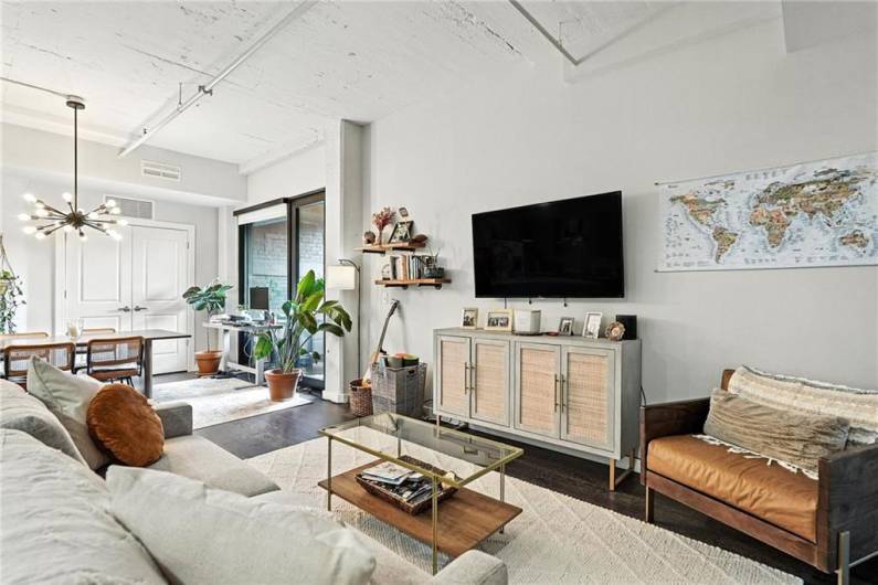 2545 Penn Avenue, Pittsburgh, PA 15222, 2 Bedrooms Bedrooms, 7 Rooms Rooms,2.1 BathroomsBathrooms,Residential,For Sale,Penn Avenue,0,1711860