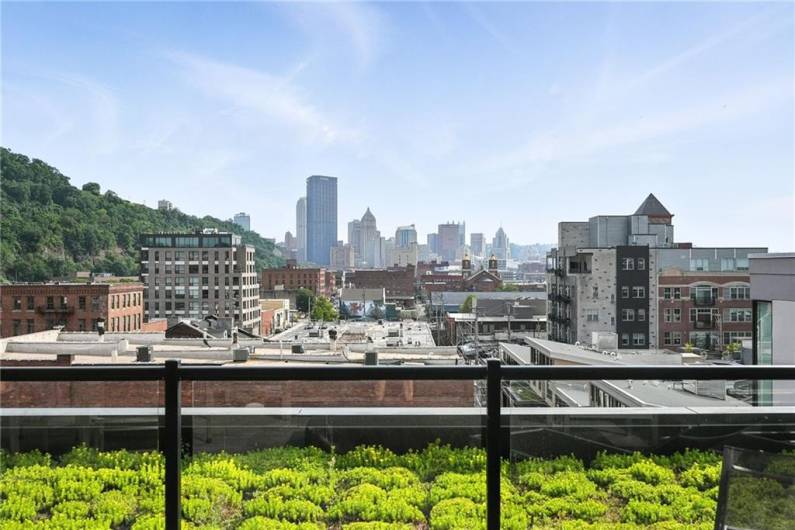 2545 Penn Avenue, Pittsburgh, PA 15222, 2 Bedrooms Bedrooms, 7 Rooms Rooms,2.1 BathroomsBathrooms,Residential,For Sale,Penn Avenue,0,1711860