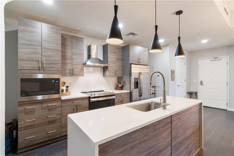 2545 Penn Avenue, Pittsburgh, PA 15222, 2 Bedrooms Bedrooms, 7 Rooms Rooms,2.1 BathroomsBathrooms,Residential,For Sale,Penn Avenue,0,1711860