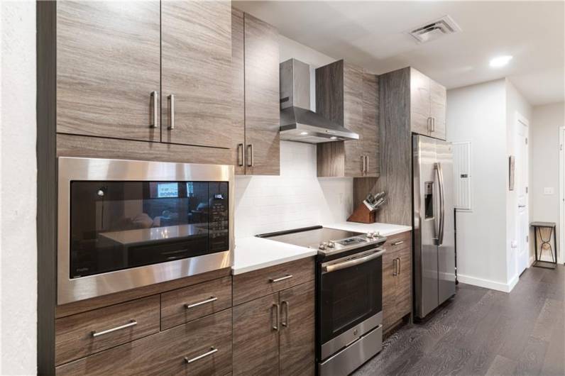 2545 Penn Avenue, Pittsburgh, PA 15222, 2 Bedrooms Bedrooms, 7 Rooms Rooms,2.1 BathroomsBathrooms,Residential,For Sale,Penn Avenue,0,1711860