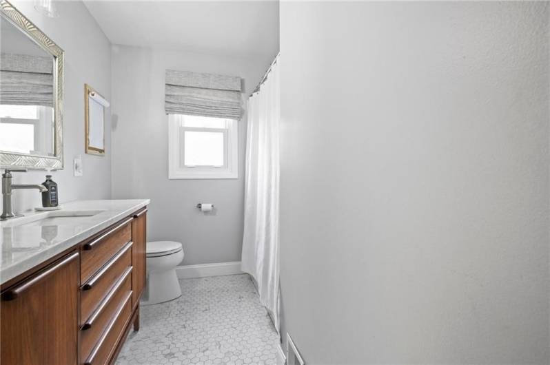 16 Greenville Drive, Greenville, PA 16125, 3 Bedrooms Bedrooms, 8 Rooms Rooms,1.1 BathroomsBathrooms,Residential,For Sale,Greenville Drive,0,1711897