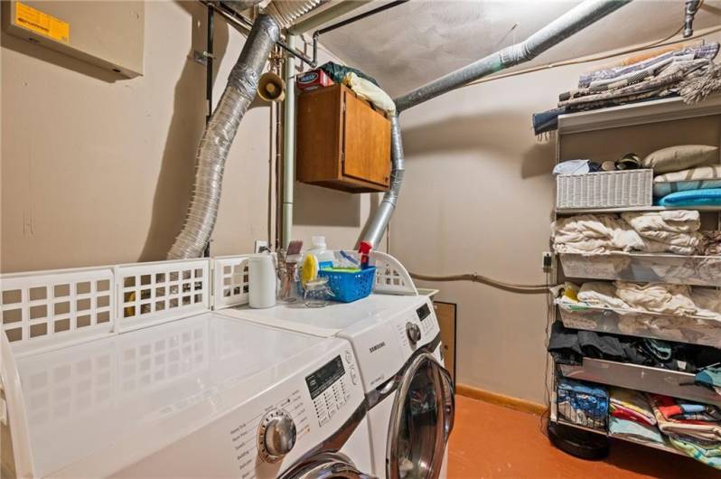 16 Greenville Drive, Greenville, PA 16125, 3 Bedrooms Bedrooms, 8 Rooms Rooms,1.1 BathroomsBathrooms,Residential,For Sale,Greenville Drive,0,1711897