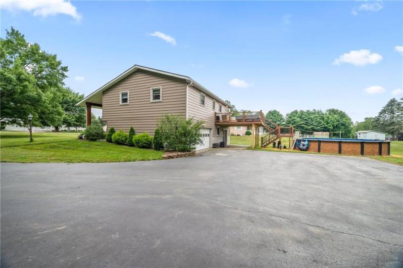 16 Greenville Drive, Greenville, PA 16125, 3 Bedrooms Bedrooms, 8 Rooms Rooms,1.1 BathroomsBathrooms,Residential,For Sale,Greenville Drive,0,1711897