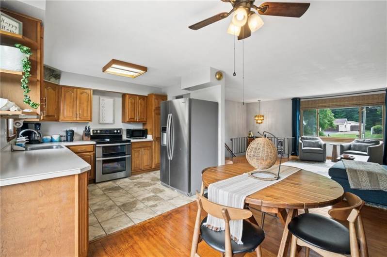 16 Greenville Drive, Greenville, PA 16125, 3 Bedrooms Bedrooms, 8 Rooms Rooms,1.1 BathroomsBathrooms,Residential,For Sale,Greenville Drive,0,1711897