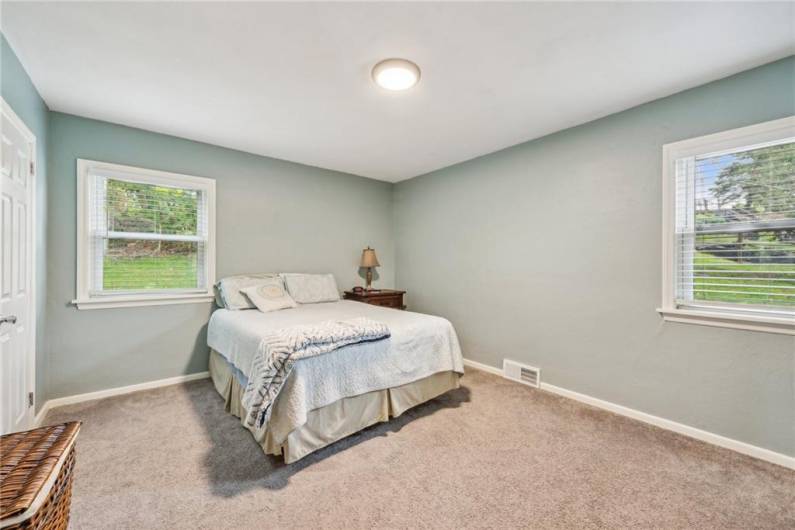 301 Lewis Ave, Jeannette, PA 15644, 4 Bedrooms Bedrooms, 9 Rooms Rooms,2 BathroomsBathrooms,Residential,For Sale,Lewis Ave,0,1668079