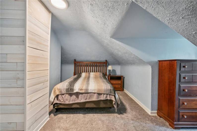 301 Lewis Ave, Jeannette, PA 15644, 4 Bedrooms Bedrooms, 9 Rooms Rooms,2 BathroomsBathrooms,Residential,For Sale,Lewis Ave,0,1668079