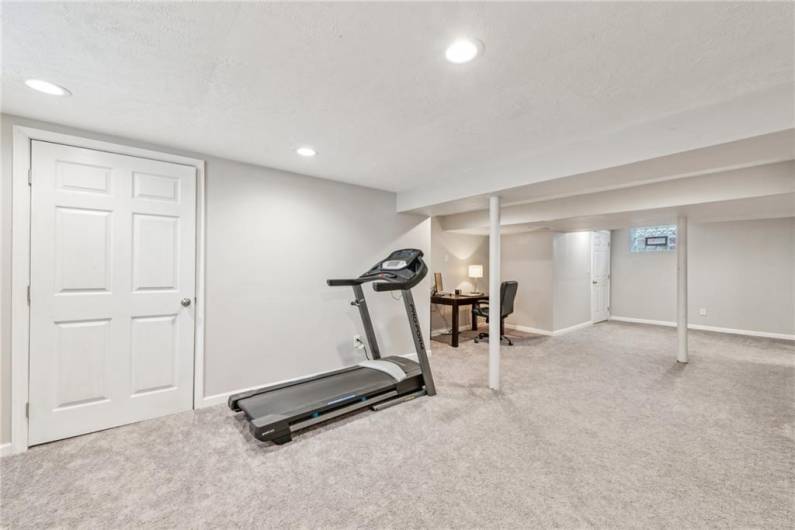 301 Lewis Ave, Jeannette, PA 15644, 4 Bedrooms Bedrooms, 9 Rooms Rooms,2 BathroomsBathrooms,Residential,For Sale,Lewis Ave,0,1668079