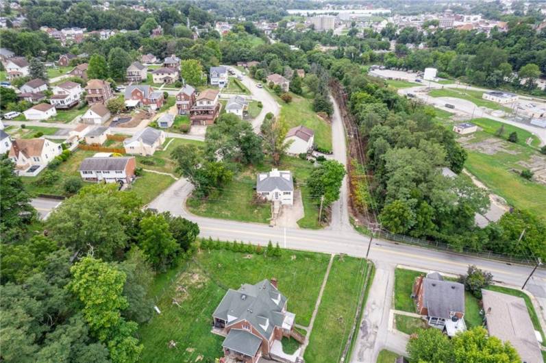 301 Lewis Ave, Jeannette, PA 15644, 4 Bedrooms Bedrooms, 9 Rooms Rooms,2 BathroomsBathrooms,Residential,For Sale,Lewis Ave,0,1668079