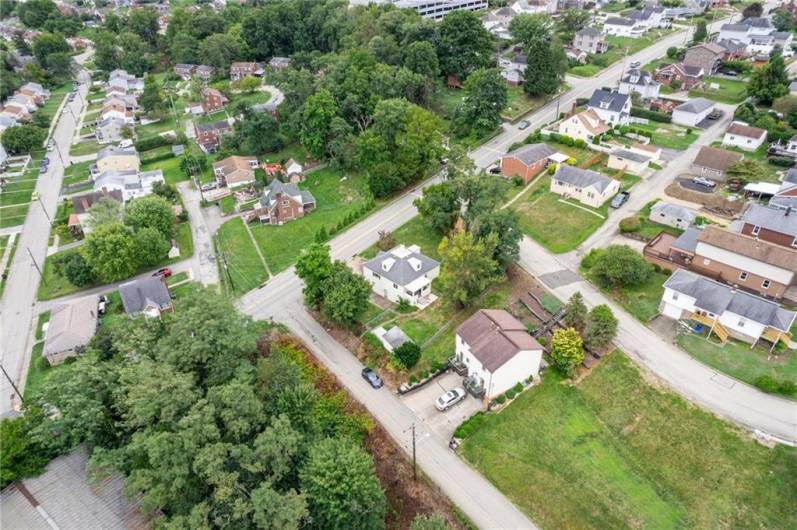 301 Lewis Ave, Jeannette, PA 15644, 4 Bedrooms Bedrooms, 9 Rooms Rooms,2 BathroomsBathrooms,Residential,For Sale,Lewis Ave,0,1668079