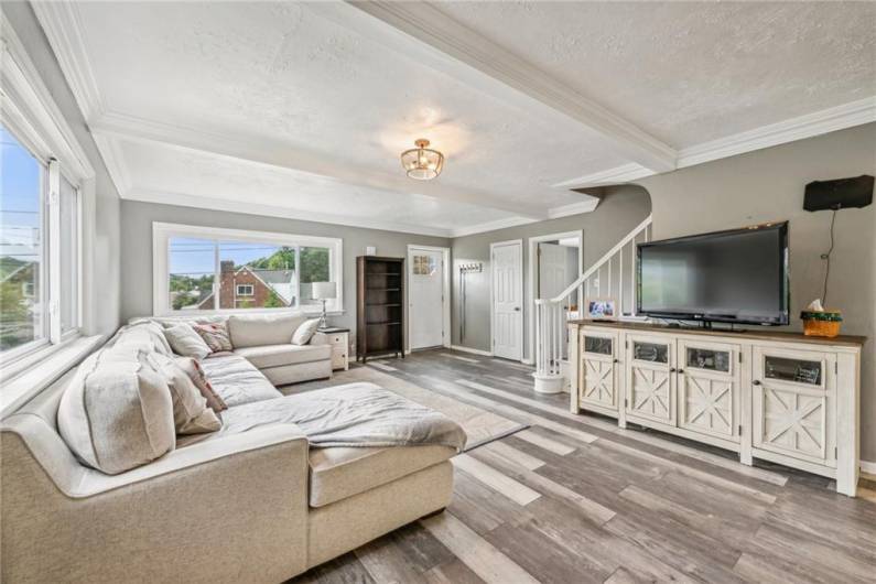 301 Lewis Ave, Jeannette, PA 15644, 4 Bedrooms Bedrooms, 9 Rooms Rooms,2 BathroomsBathrooms,Residential,For Sale,Lewis Ave,0,1668079