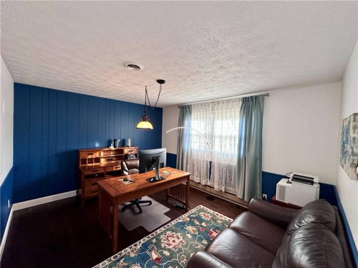 214 Raptor Cir, New Castle, PA 16105, 3 Bedrooms Bedrooms, 11 Rooms Rooms,3 BathroomsBathrooms,Residential,For Sale,Raptor Cir,0,1680791