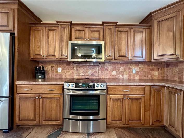 214 Raptor Cir, New Castle, PA 16105, 3 Bedrooms Bedrooms, 11 Rooms Rooms,3 BathroomsBathrooms,Residential,For Sale,Raptor Cir,0,1680791