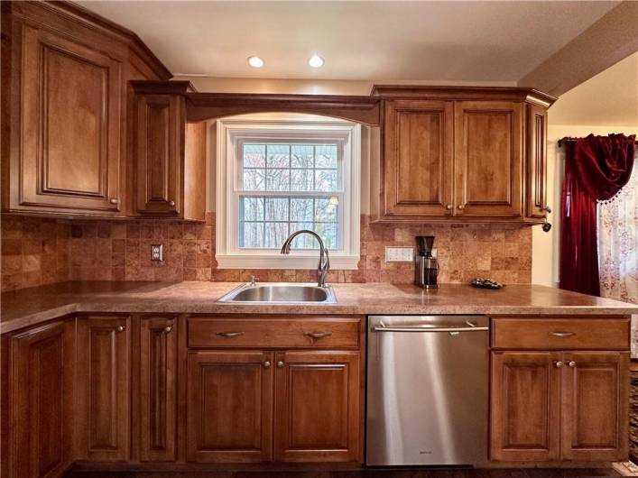 214 Raptor Cir, New Castle, PA 16105, 3 Bedrooms Bedrooms, 11 Rooms Rooms,3 BathroomsBathrooms,Residential,For Sale,Raptor Cir,0,1680791