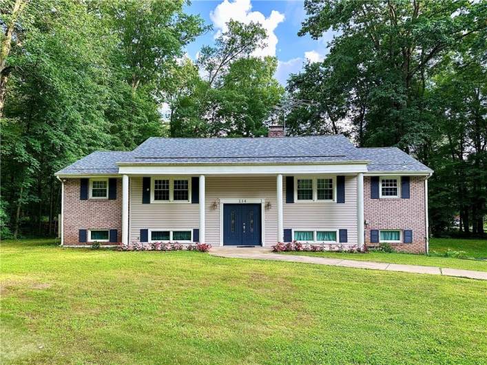 214 Raptor Cir, New Castle, PA 16105, 3 Bedrooms Bedrooms, 11 Rooms Rooms,3 BathroomsBathrooms,Residential,For Sale,Raptor Cir,0,1680791